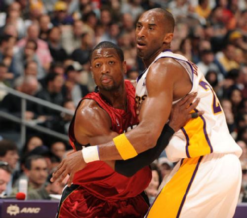 与球迷之间 与球迷之间